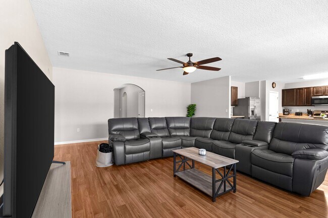 Building Photo - 5771 Marsh Landing Dr