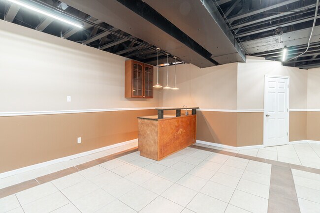 Building Photo - 3334 Cummings Ave