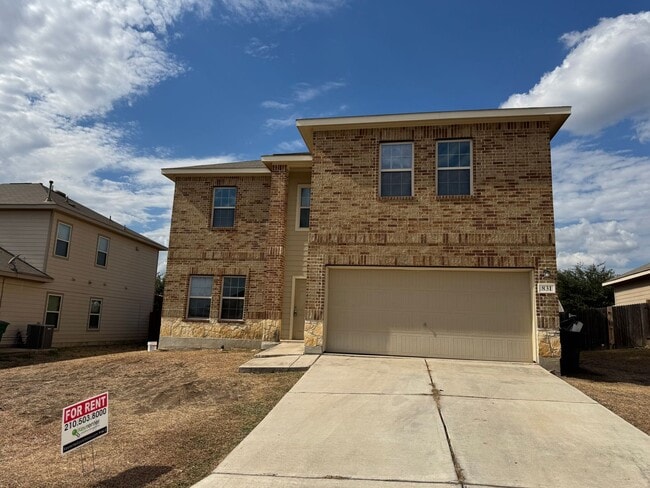 Building Photo - Move-In Special! Spacious 3BR Home with La...