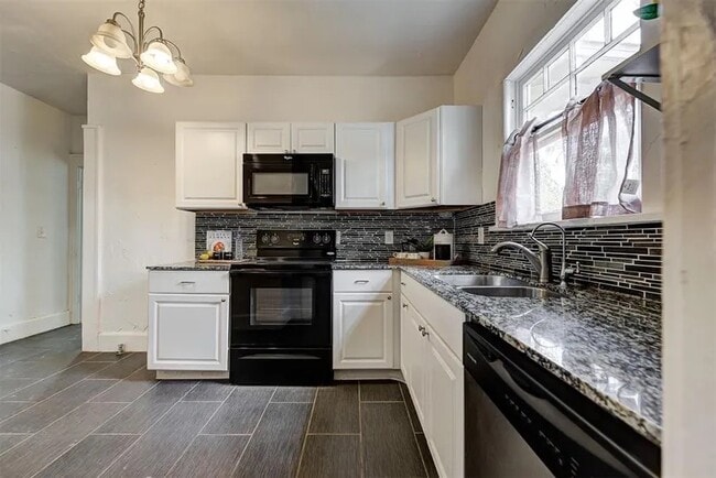 Building Photo - 2301 N Shartel Ave