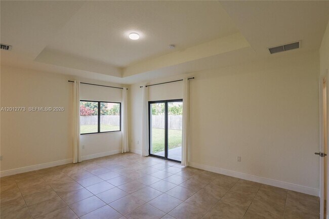 Building Photo - 17120 SW 92nd Ct