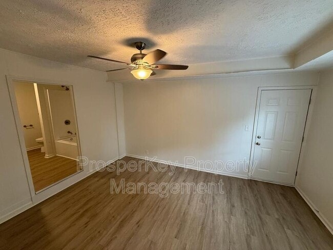 Building Photo - 379 Utoy Cir SW
