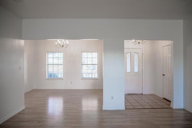 Building Photo - 6985 Meadow Ridge Cir