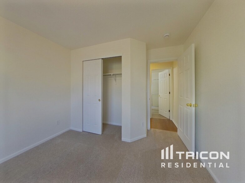 Building Photo - 1129 S Duquesne Cir