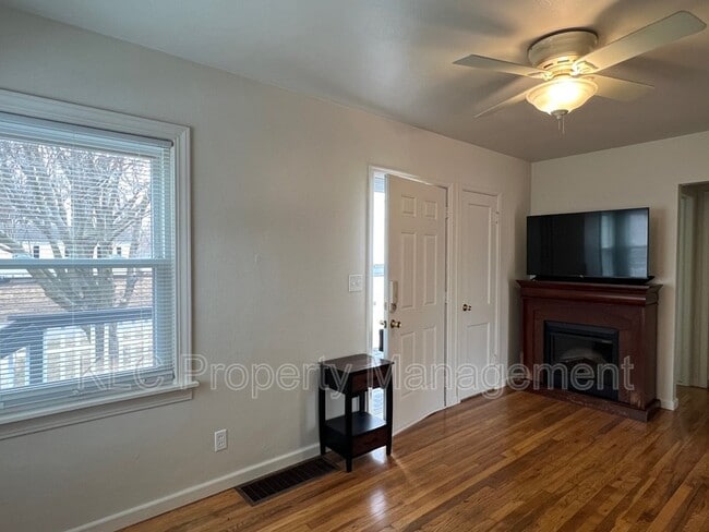 Building Photo - 2524 57th St