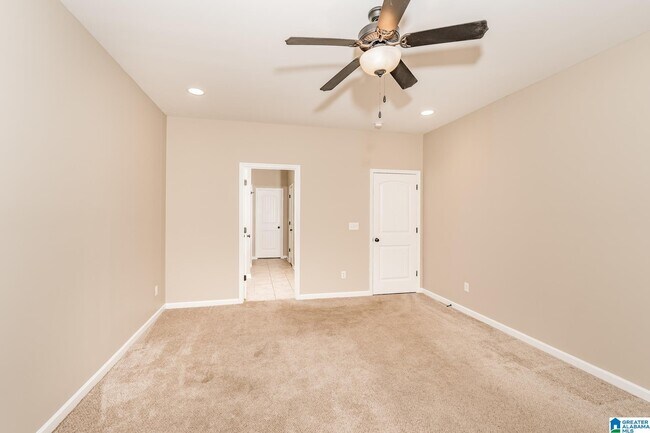 Building Photo - 3100 Rosewalk Dr