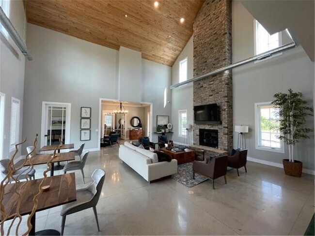 Building Photo - 10427 Robinwood Ct