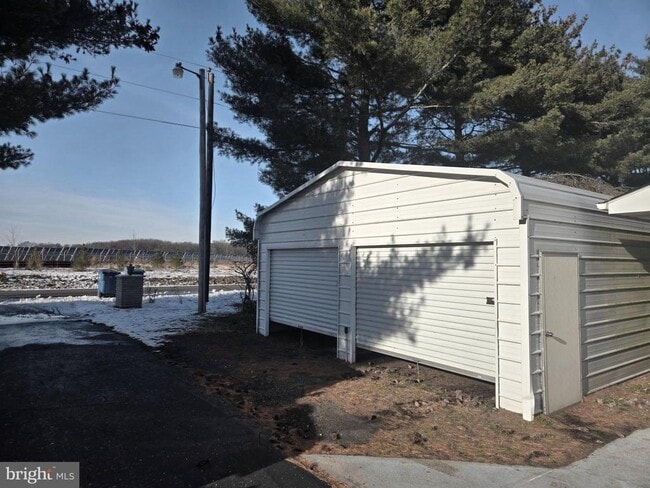 Building Photo - 15329 Church Ln