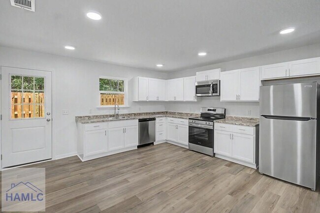 Building Photo - 20-B1 Frasier Ln SW