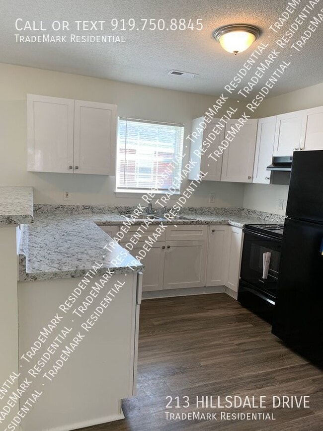 Building Photo - 213 Hillsdale Dr