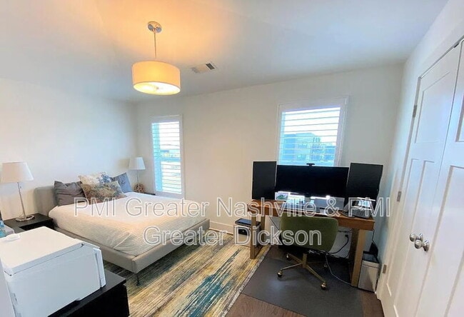 Building Photo - 1633 54th Ave N