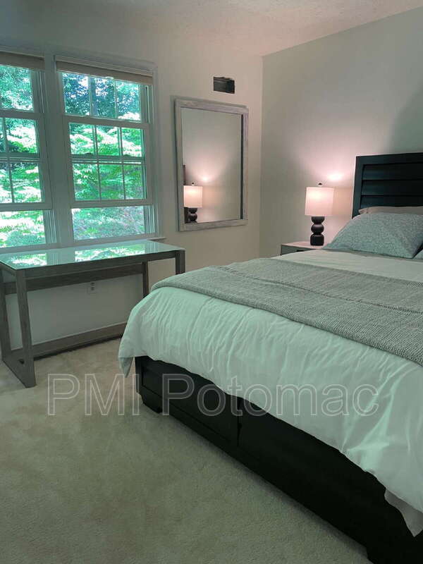 Building Photo - 1917 Agate Dr