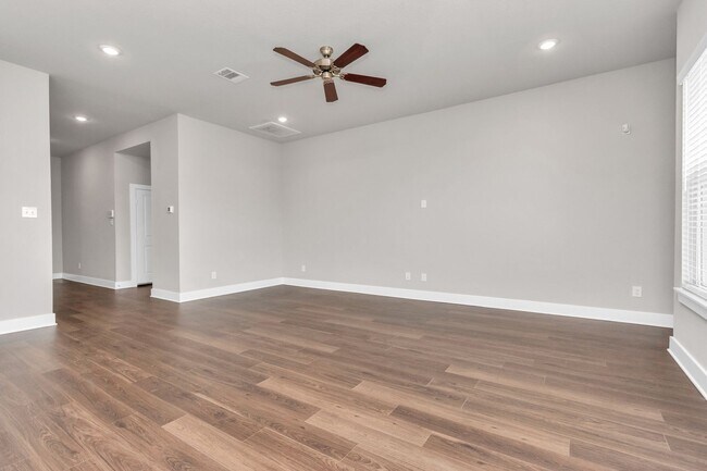 Building Photo - 10537 Wildflower Vw Dr