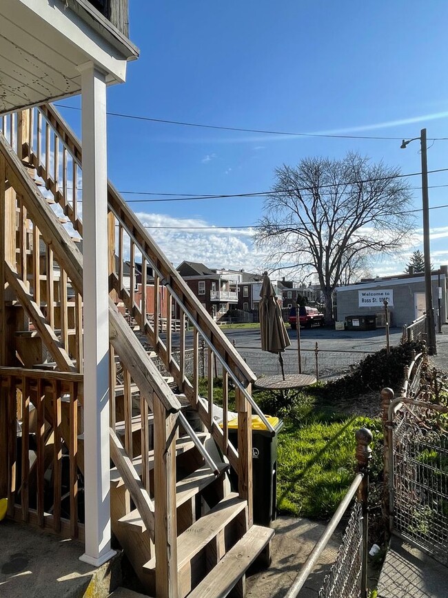 Building Photo - 815 N Shippen St