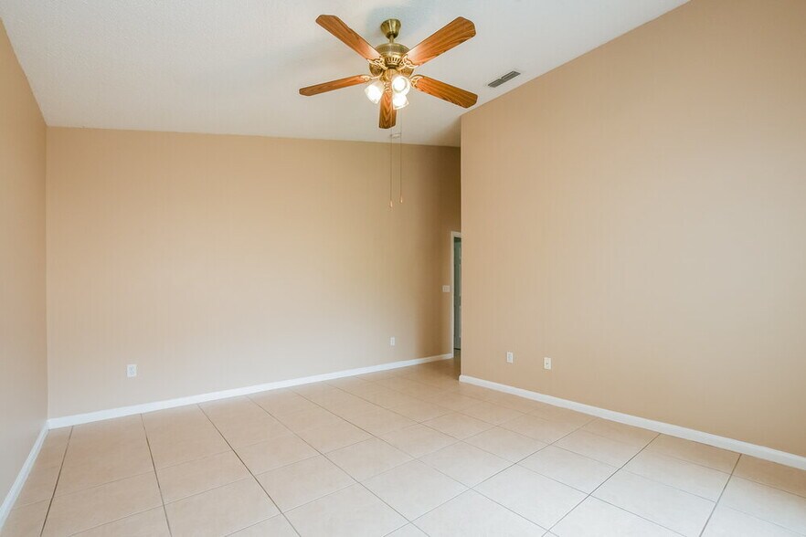 Building Photo - 2765 Falcon Crest Pl