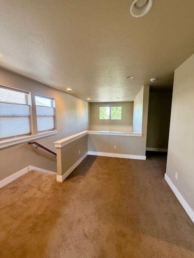 Building Photo - Lovely 3 Bedroom home in Mirada neighborho...