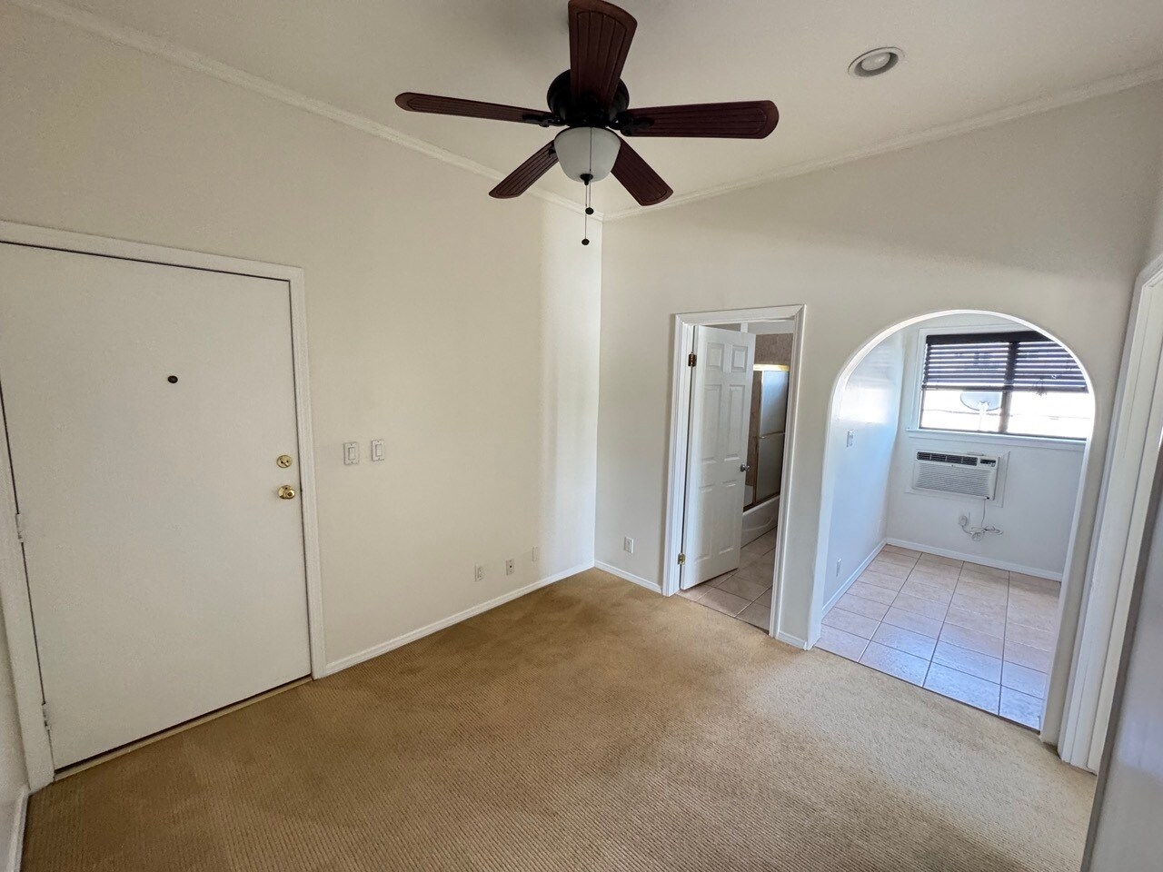 Building Photo - 1341 N Bronson Ave