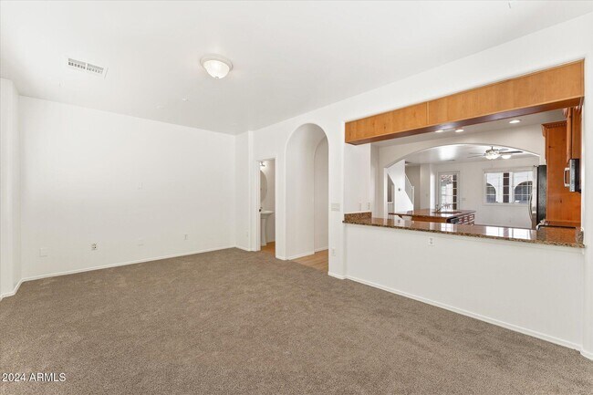 Building Photo - 3636 E Edna Dr