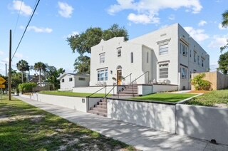 Building Photo - 1832 Pineapple Ave