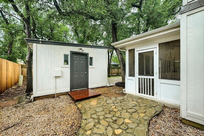 Building Photo - 13104 Tilder Dr