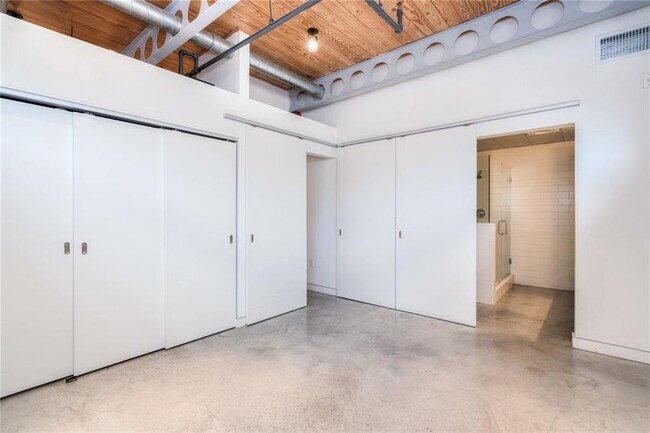 Building Photo - 1401 Eva St