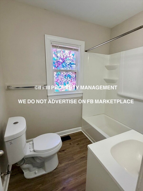 Building Photo - 3032 Elmwood Ave