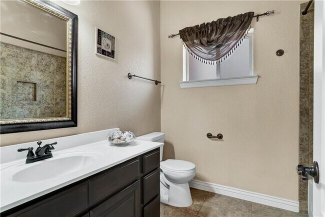 Building Photo - Sandstone Ranch Estates El Paso 3 Bed Refrig A/C!