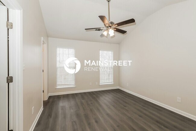 Building Photo - 3 Bedroom Pet-Friendly Home in JONESBORO, GA with Main Street Renewal