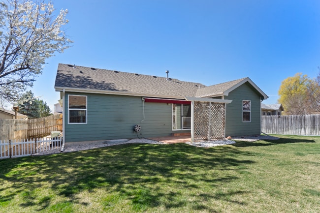 Building Photo - 304 Hemlock Dr