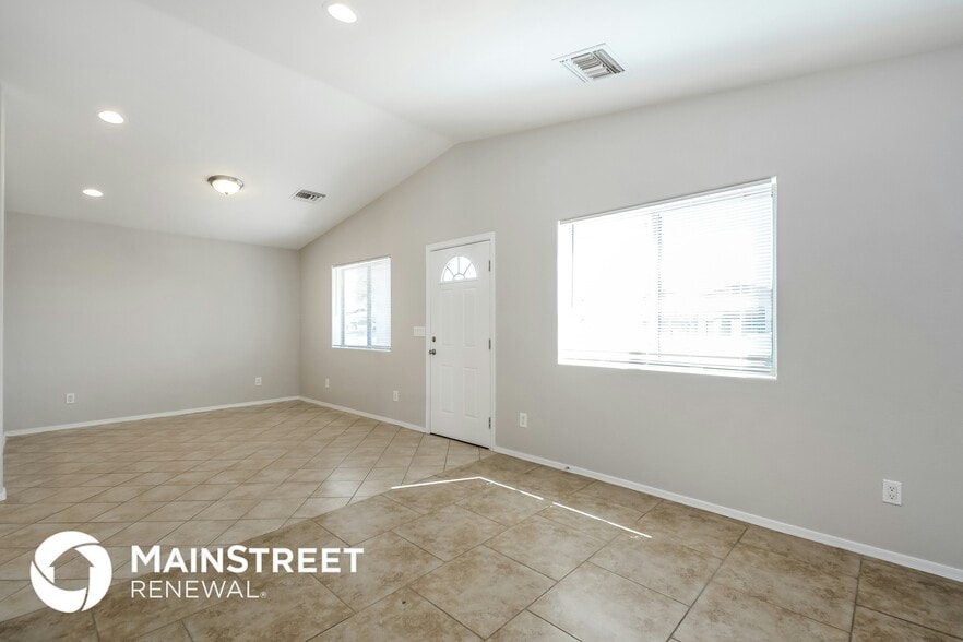 Building Photo - 5040 Fremont Ave