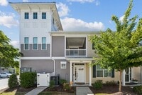 Building Photo - End Unit 2BR Condo with Garage, Balcony & Open Living