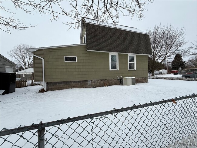 Building Photo - 40 B St