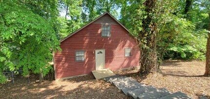 Building Photo - 2 Bedroom House