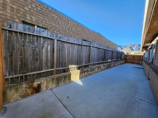 Building Photo - 4307 Ericson Dr