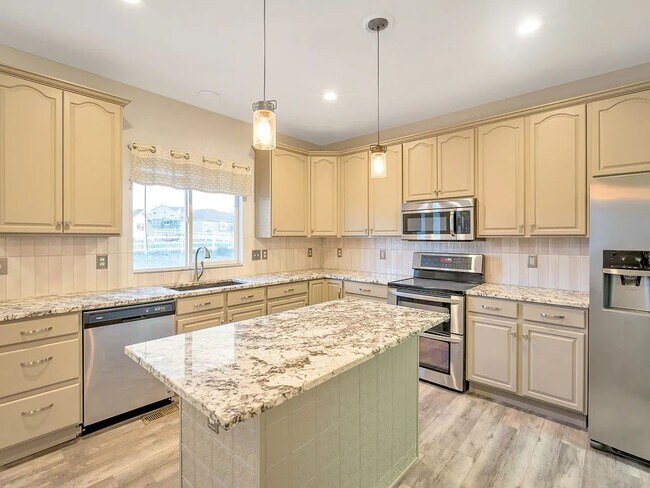 Building Photo - 2228 Red Maple Cir