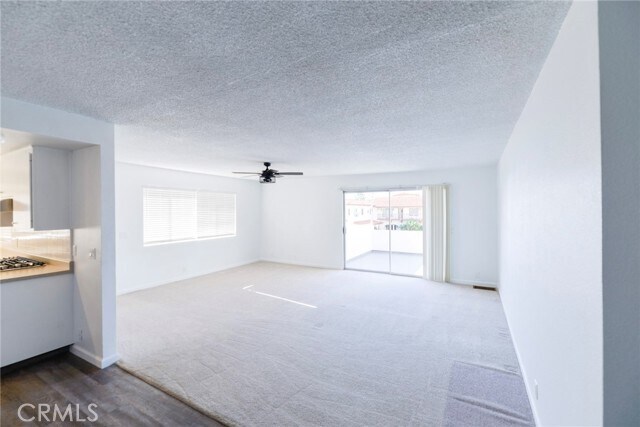 Building Photo - 256 Avenida Lobeiro