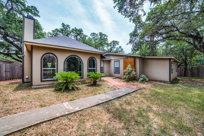 Primary Photo - CASTLE HILLS FAMILY HOME