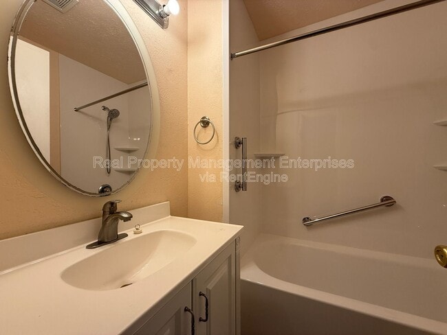 Building Photo - 5417 NW 46th Terrace