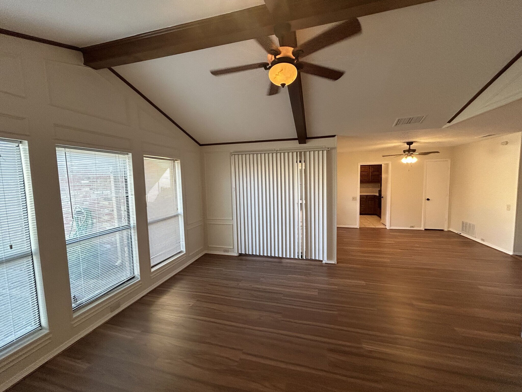 Building Photo - 16412 Lauder Ln