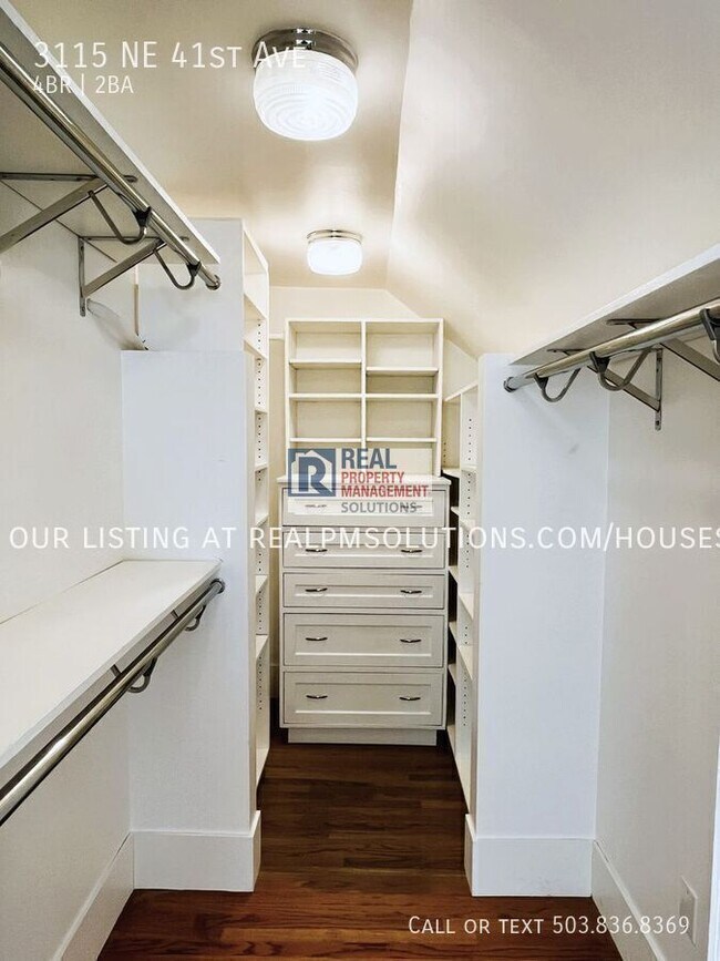 Building Photo - 3115 NE 41st Ave