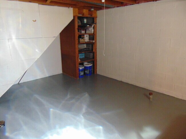 Building Photo - 11730 Riverside Dr
