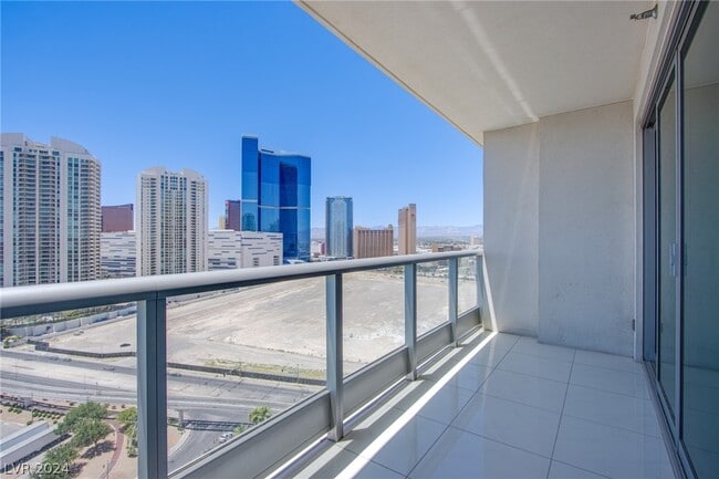 Building Photo - 222 Karen Ave