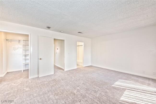 Building Photo - 2408 Paradise Village Way