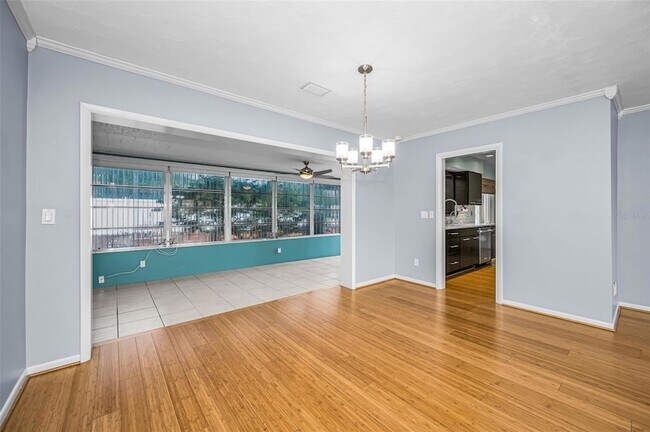 Building Photo - 1387 Hill Dr