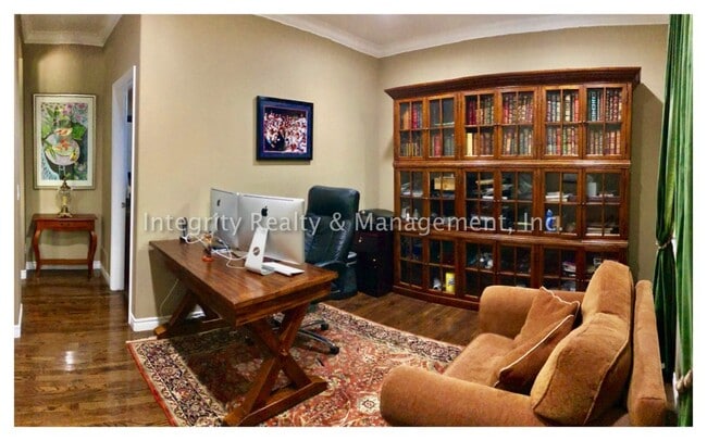 Building Photo - 4 Bed/5 Bath, 4,219 Sqft -11089 Canyonbroo...