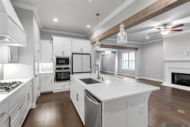 Building Photo - Luxury 4BR Home in Copper Mill | Golf Course Community | Loft & Fenced Yard