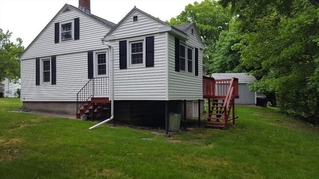 Building Photo - 2 Bay Edge Ln