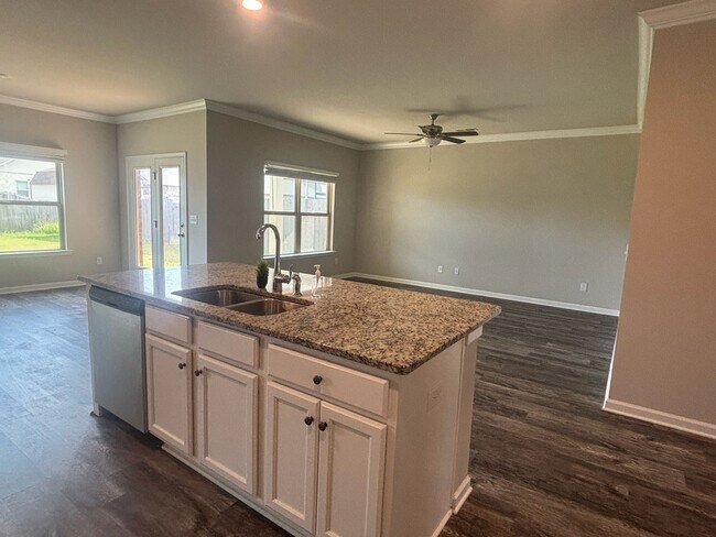 Building Photo - 27537 Dieken Dr