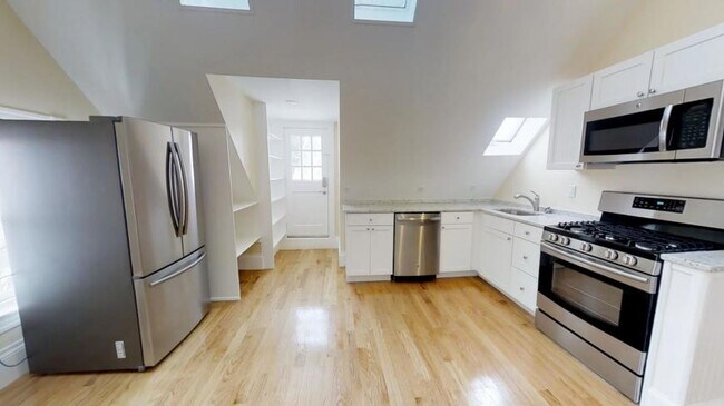 Primary Photo - 3.0 bedroom in Cambridge Massachusetts 02144