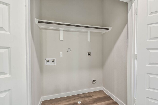 Building Photo - High Ceilings, Low Maintenance -Say Hello ...